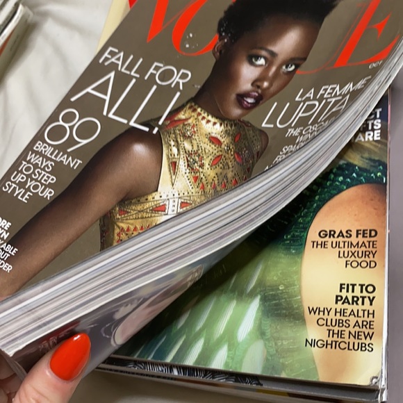 Vintage Vogue Magazine - October 2015 - Lupita Nyong’o - Picture 3 of 3
